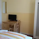 Πανσιόν Gaestehaus Grupello 2*
